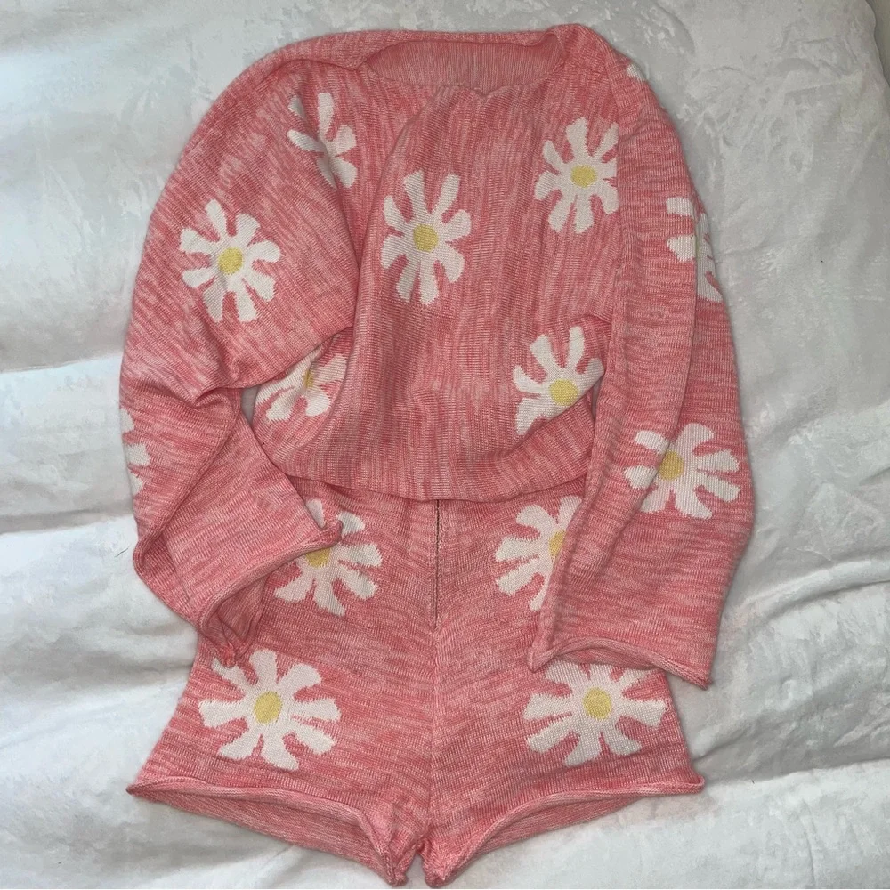 Pink Floral Daisy Matching Knit Set Cropped Long Sleeve Shorts Size Medium